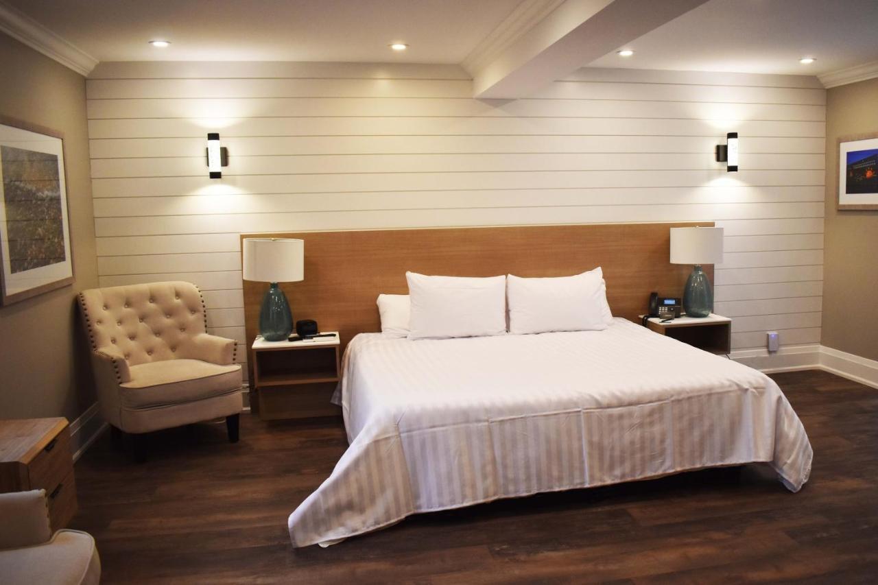 Colonial Hotel & Suites グランド・ベンド エクステリア 写真