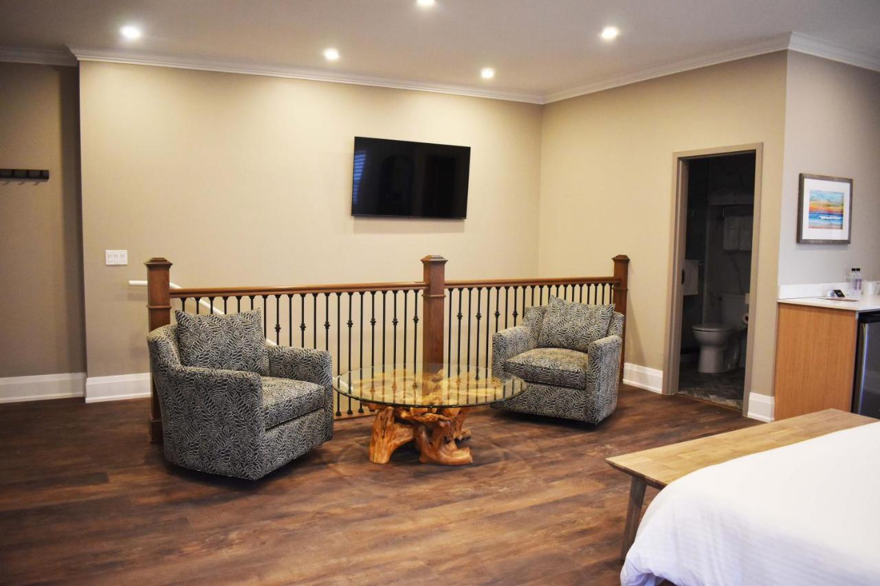 Colonial Hotel & Suites グランド・ベンド エクステリア 写真