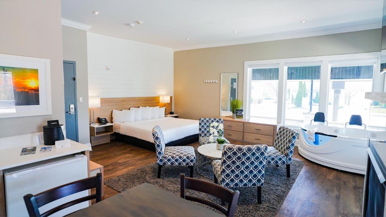 Colonial Hotel & Suites グランド・ベンド エクステリア 写真