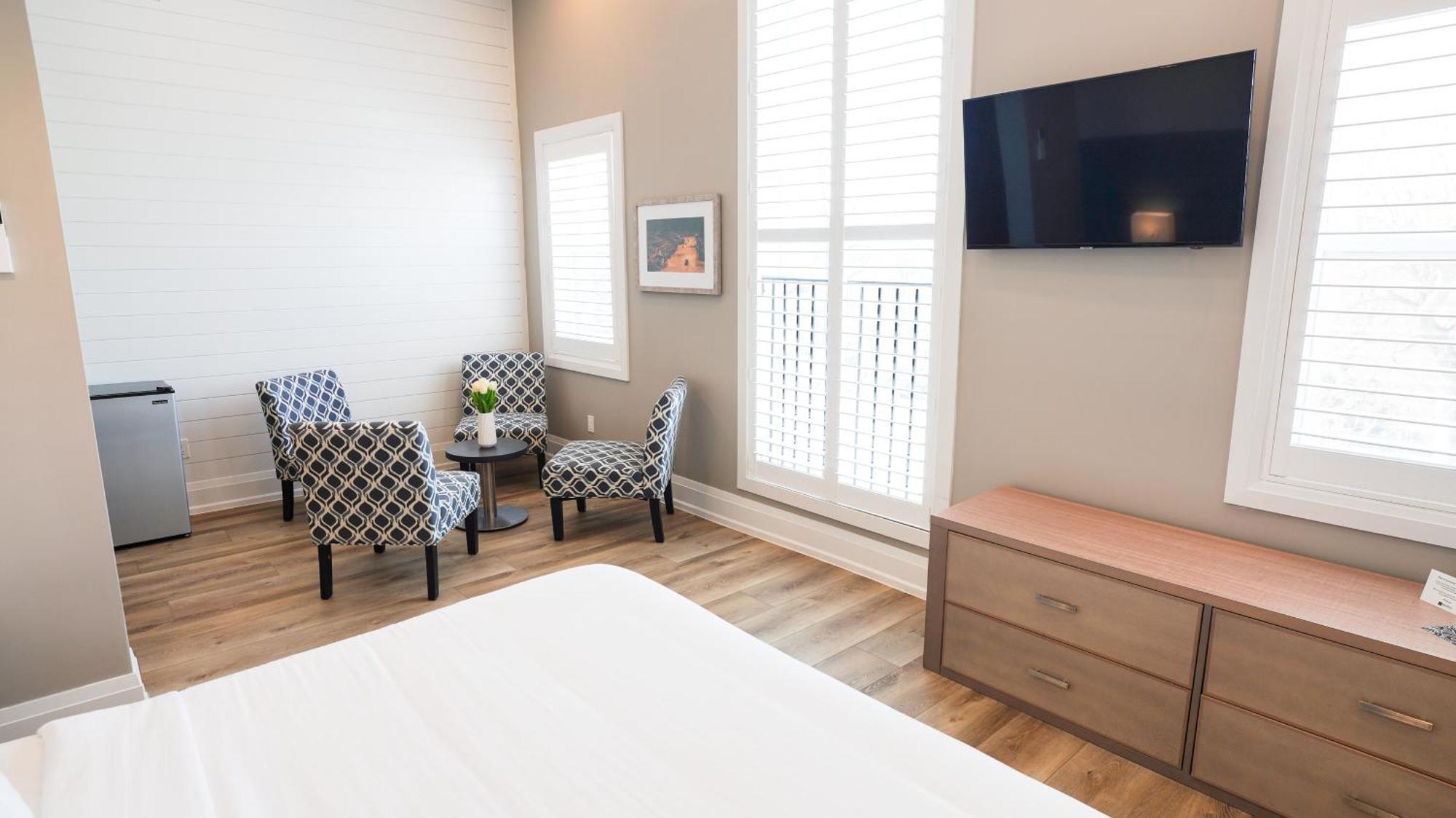 Colonial Hotel & Suites グランド・ベンド エクステリア 写真