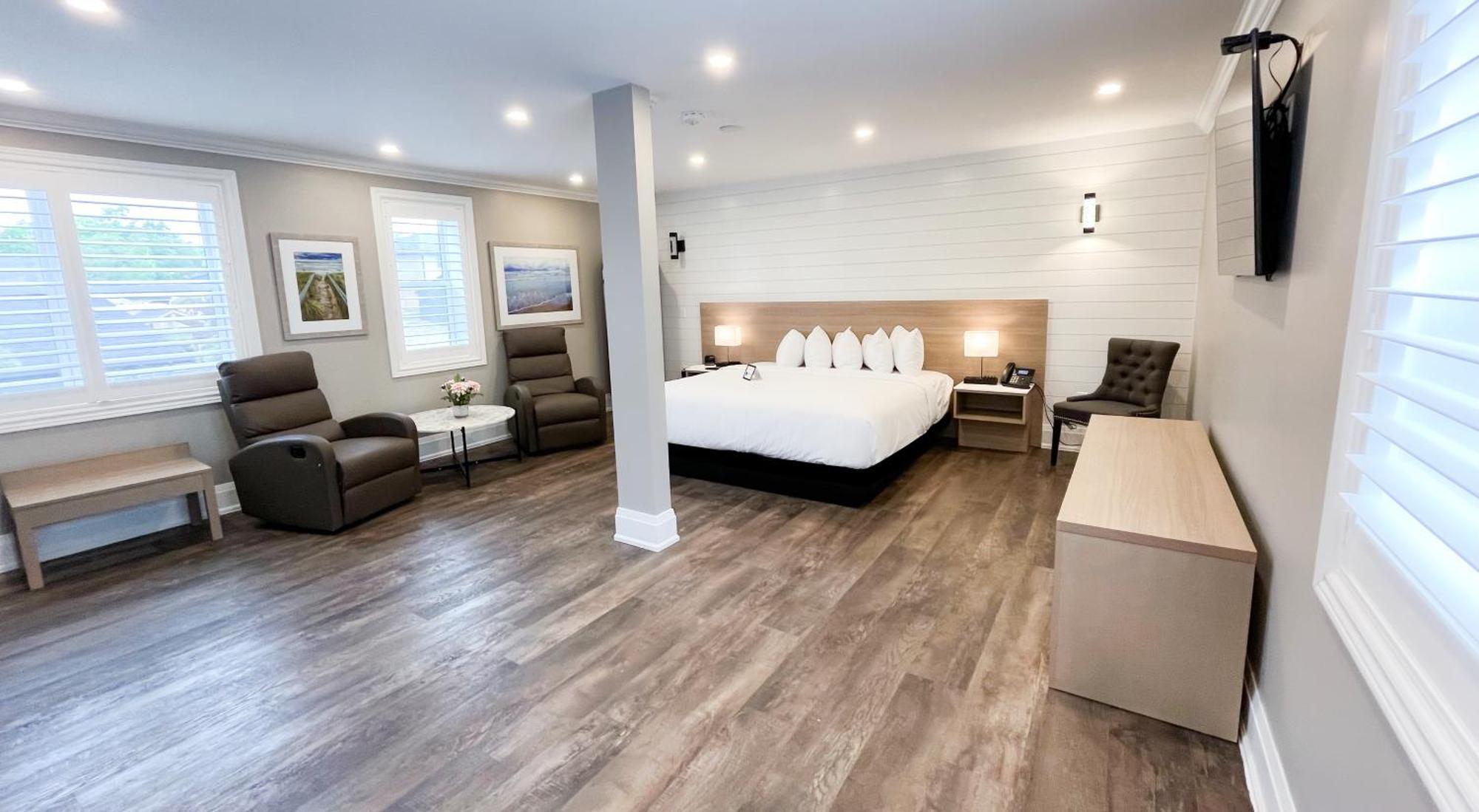 Colonial Hotel & Suites グランド・ベンド エクステリア 写真