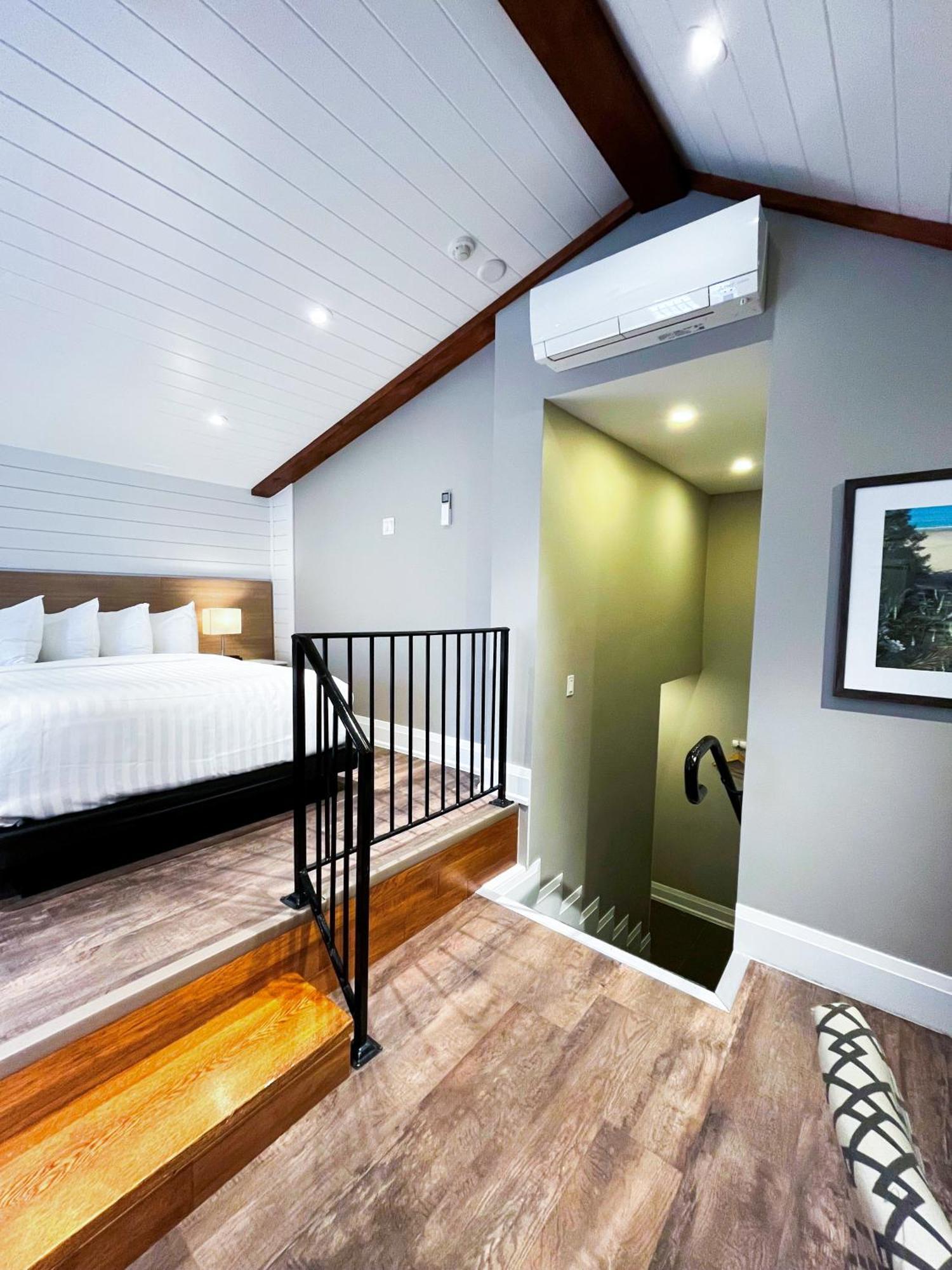 Colonial Hotel & Suites グランド・ベンド エクステリア 写真