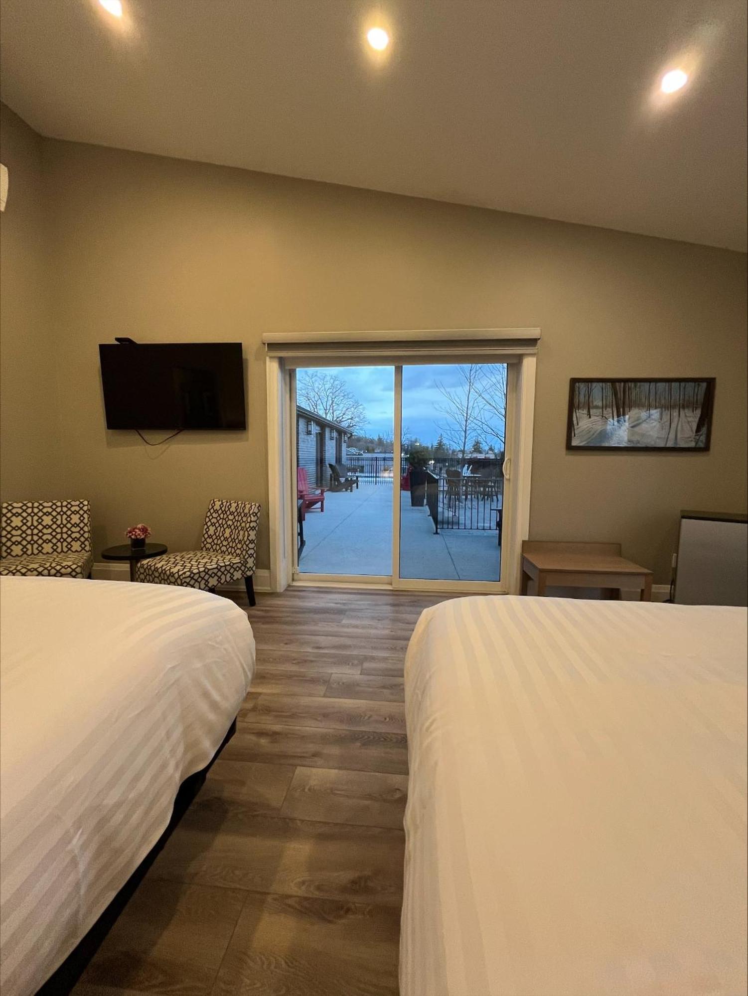 Colonial Hotel & Suites グランド・ベンド エクステリア 写真