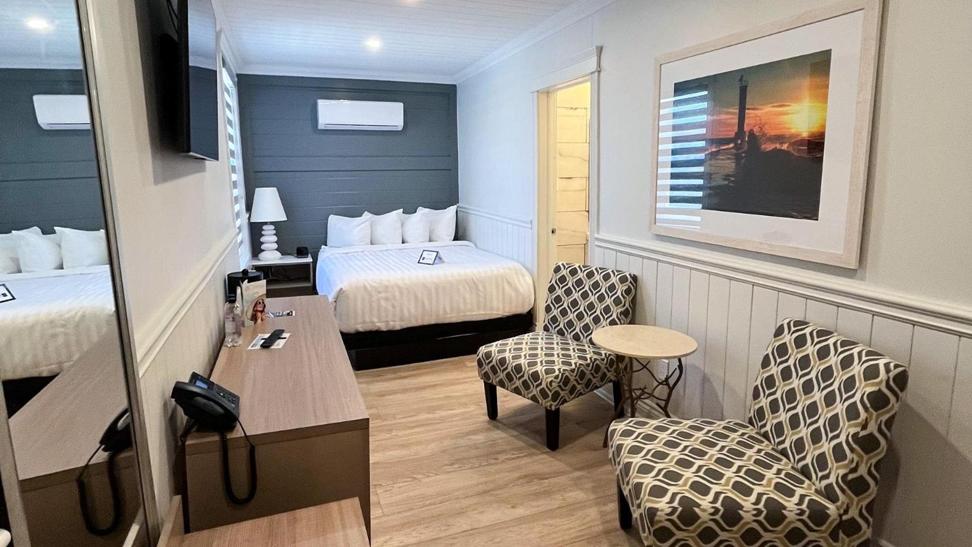 Colonial Hotel & Suites グランド・ベンド エクステリア 写真