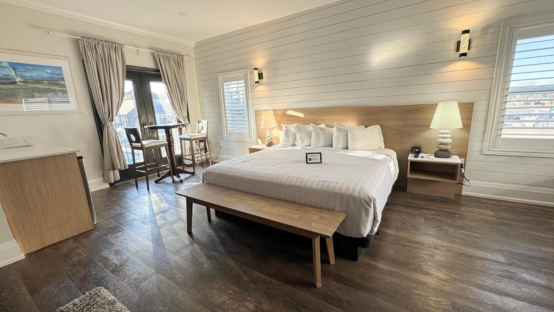 Colonial Hotel & Suites グランド・ベンド エクステリア 写真